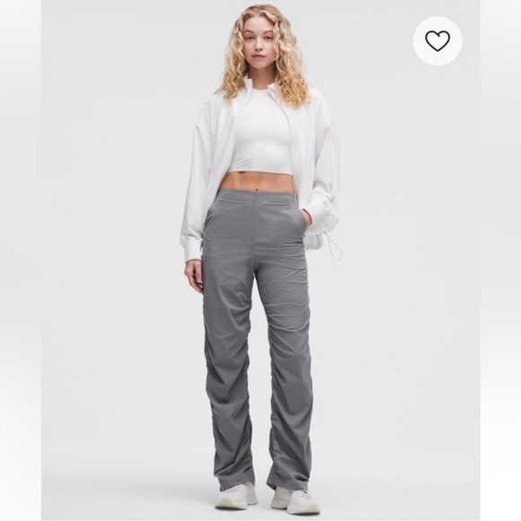 Lululemon Dance Studio Slim-Fit High-Rise
Flared Pant sz med BNWT - Picture 1 of 9